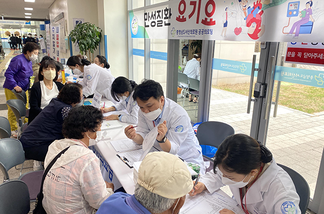 심리사회적, 경제적, 사회복귀 및 재활의 어려움을 해결하는데 필요한 전문적인 상담서비스 2
